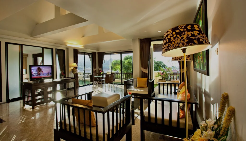 C&N Restaurant dining room
